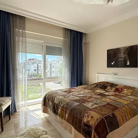 Odyssey Park Penthouse * 베렉